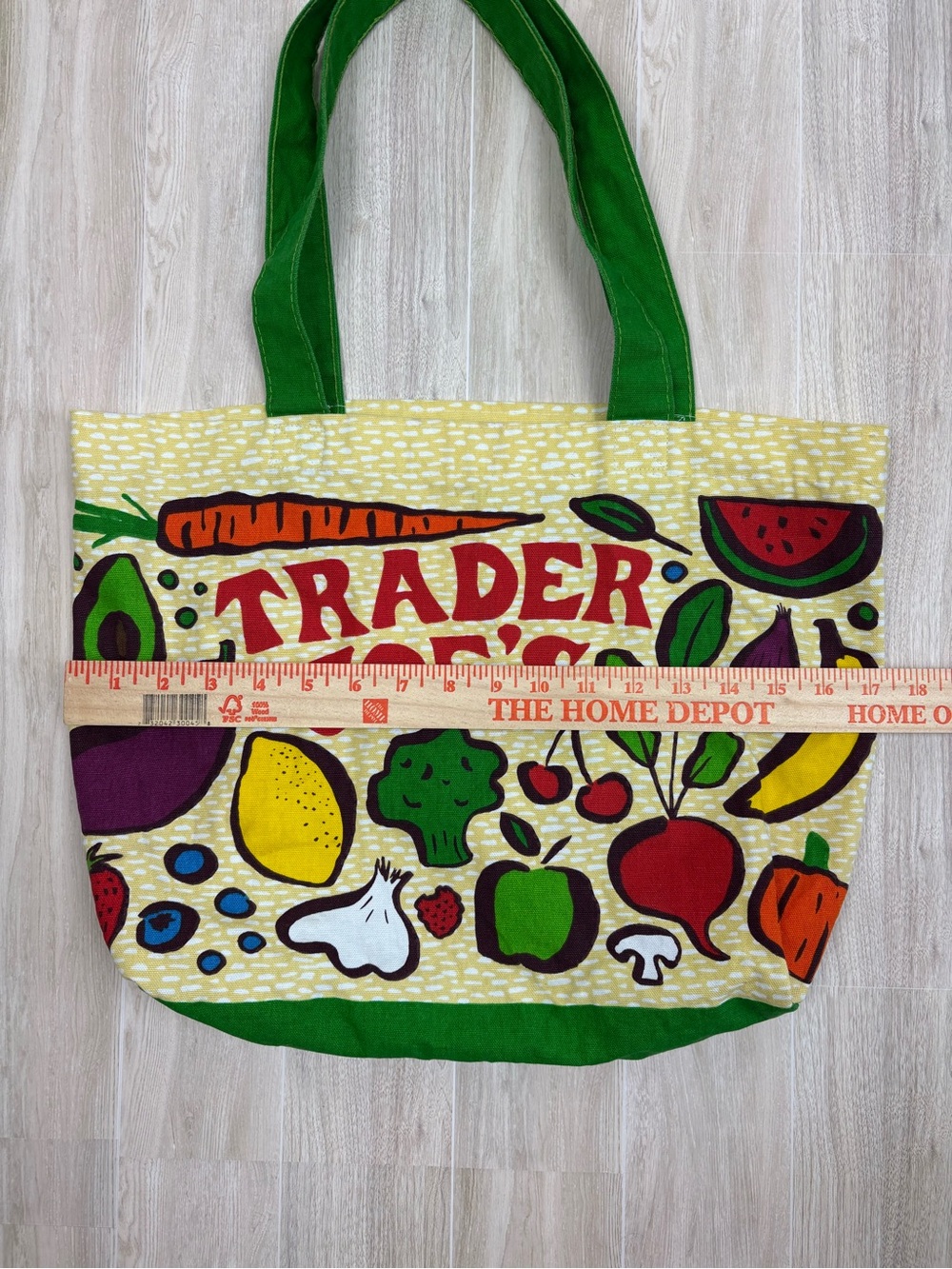 Trader Joe's Vegetable Tote Bag EUC Whimsy American Artistic Playful - Picture 4 of 6